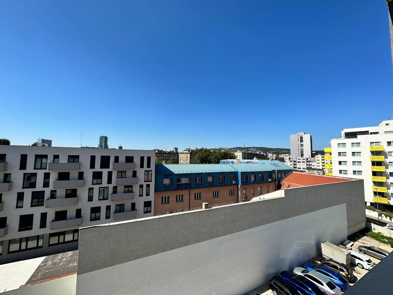 Nivy, parking, close to the city center