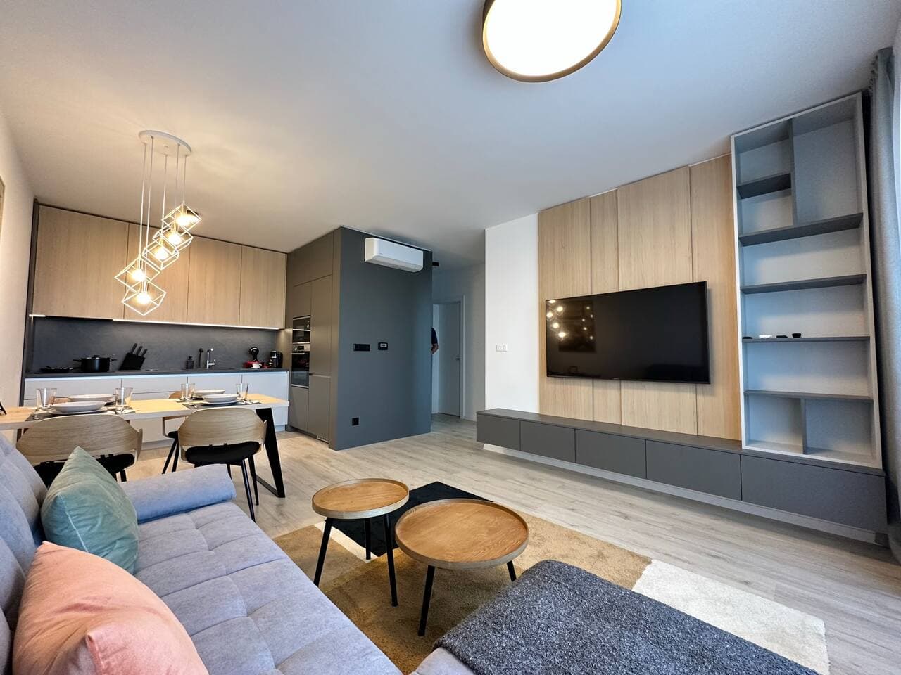 Nivy, parking, close to the city center
