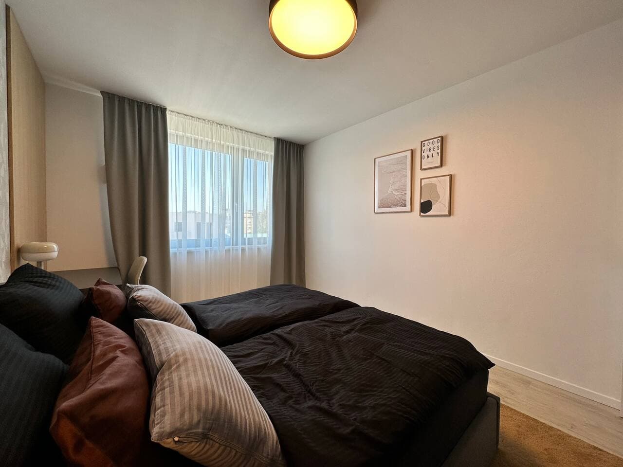 Nivy, parking, close to the city center