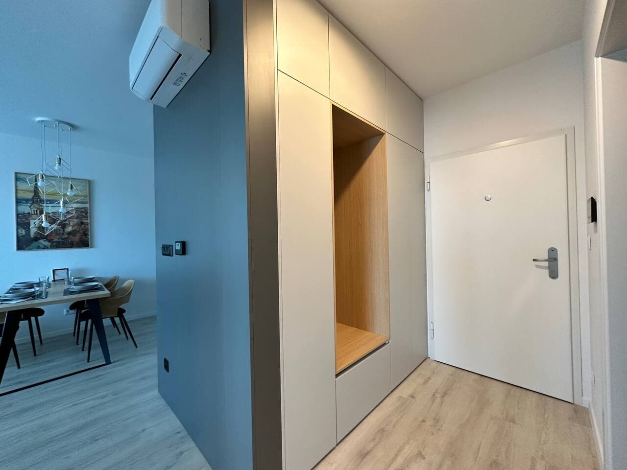 Nivy, parking, close to the city center