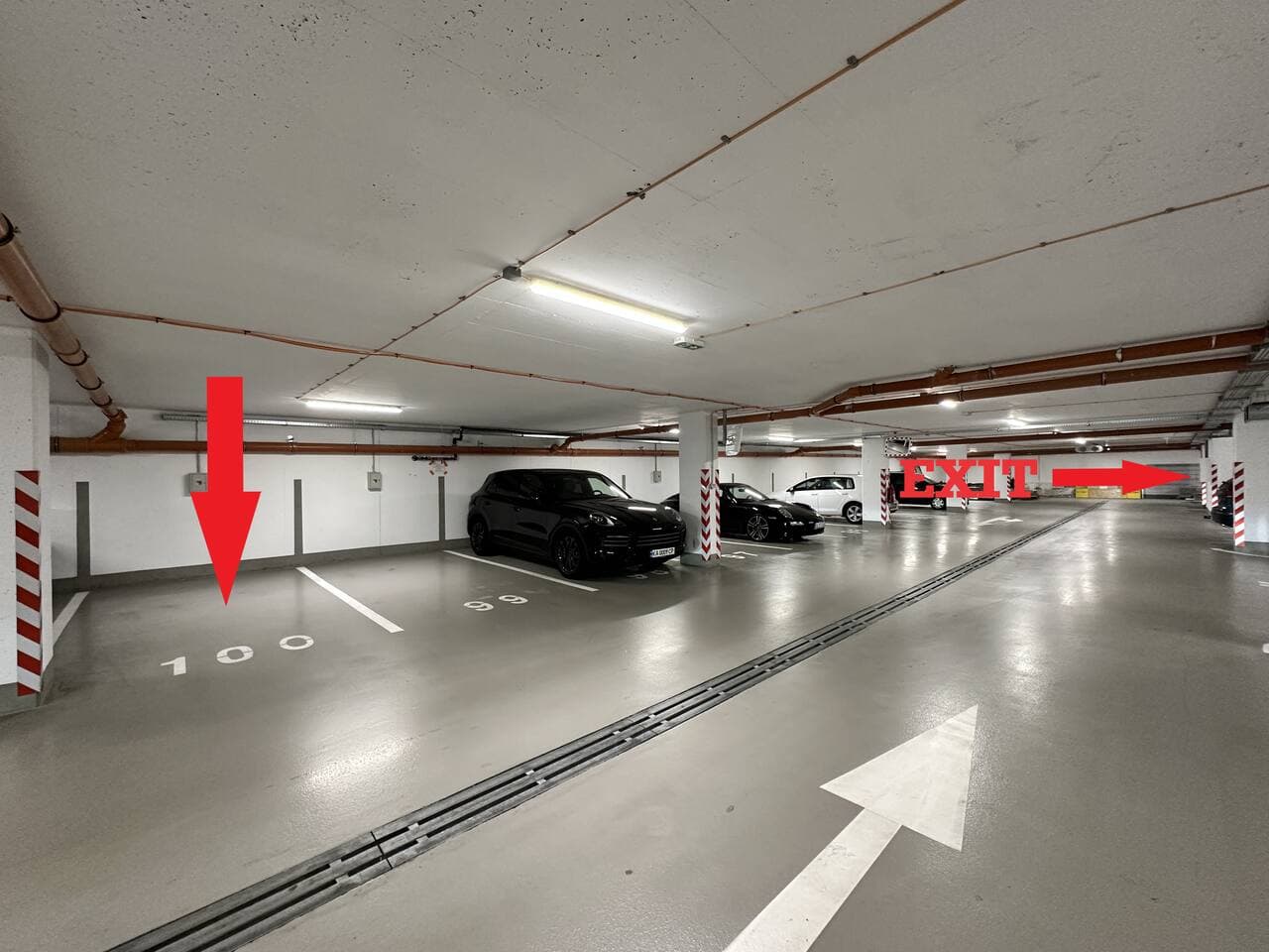 Nivy, parking, close to the city center