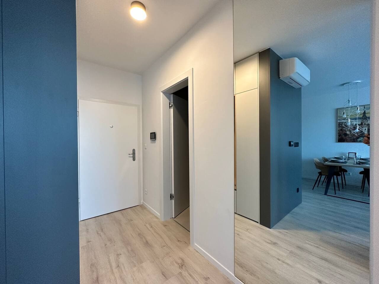 Nivy, parking, close to the city center