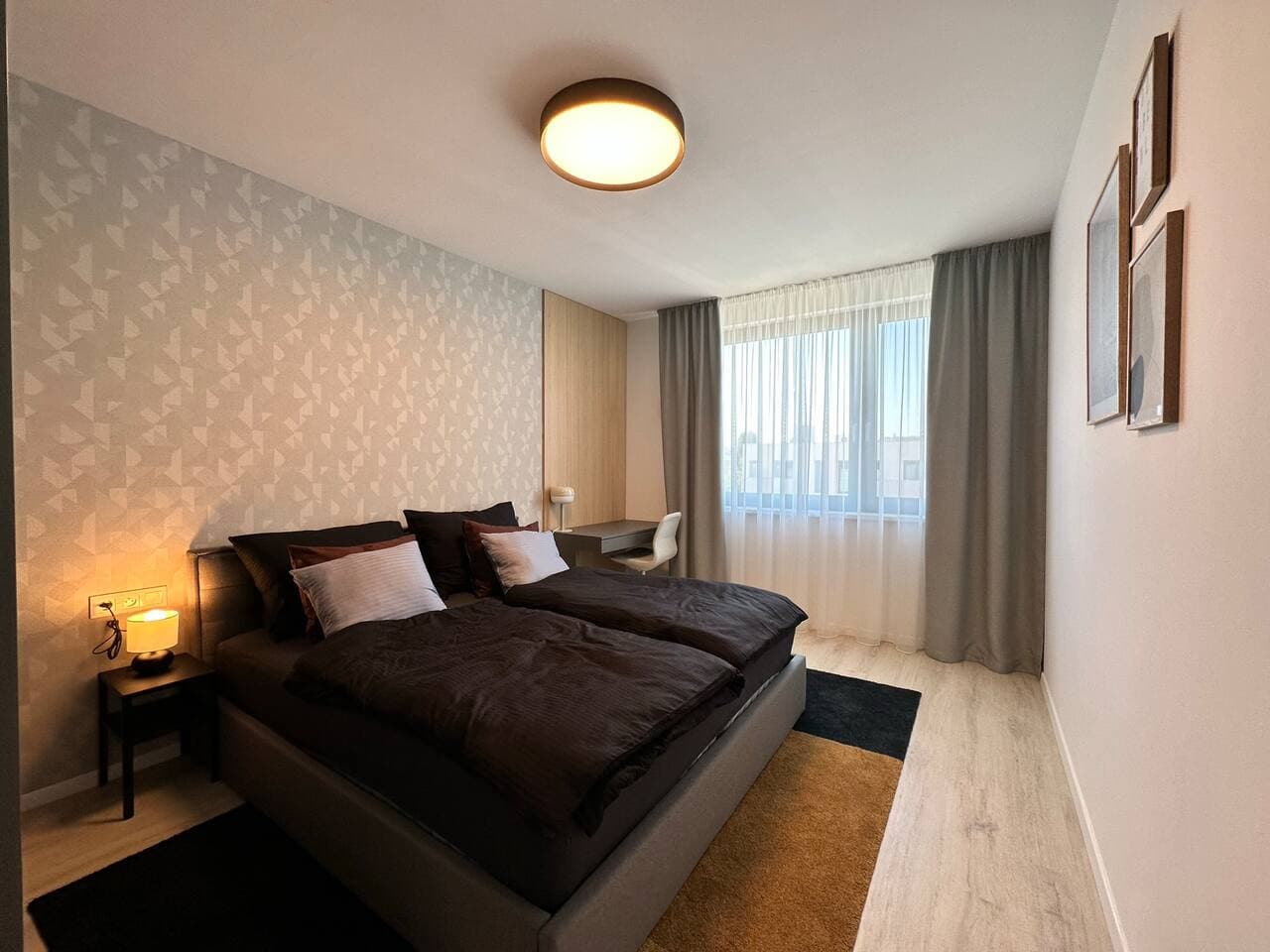 Nivy, parking, close to the city center