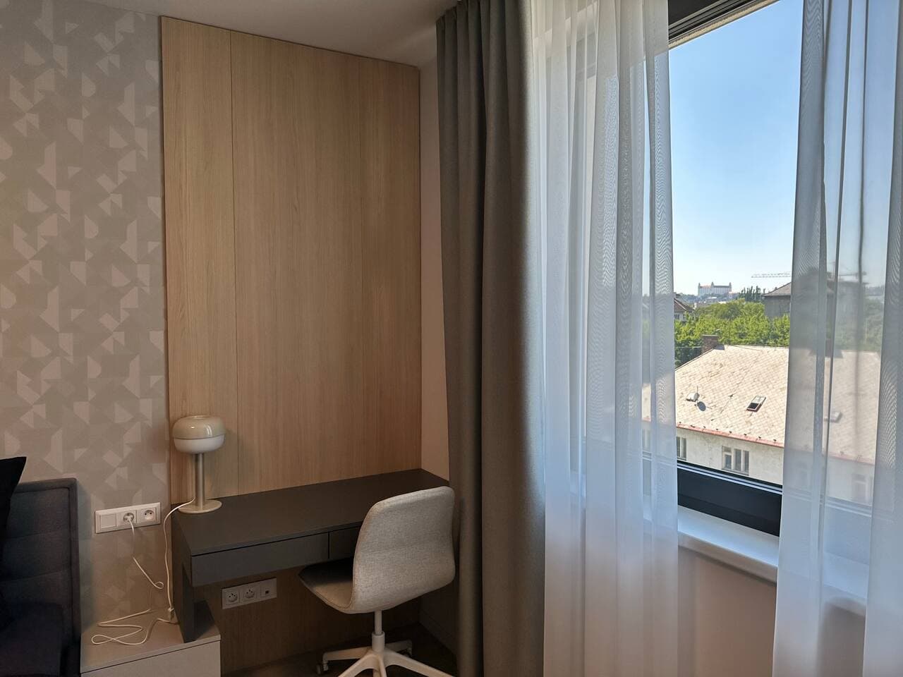Nivy, parking, close to the city center