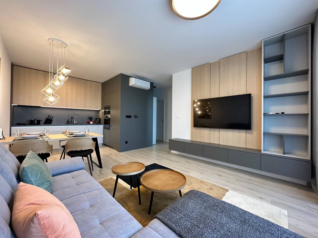 Nivy, parking, close to the city center