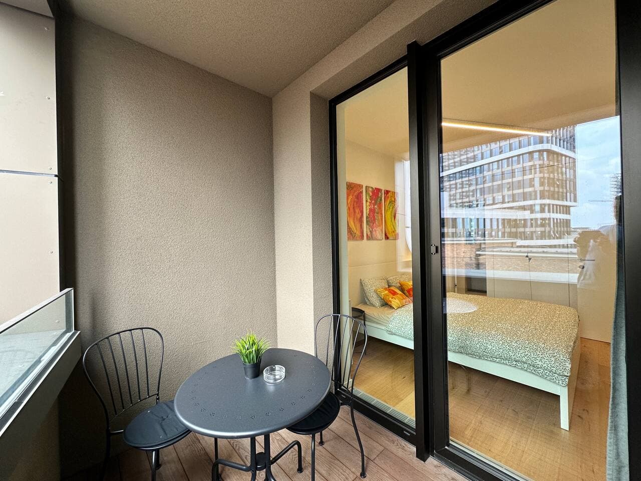 Sky1, Modern Apartm. with Rooftop View (30 floor)