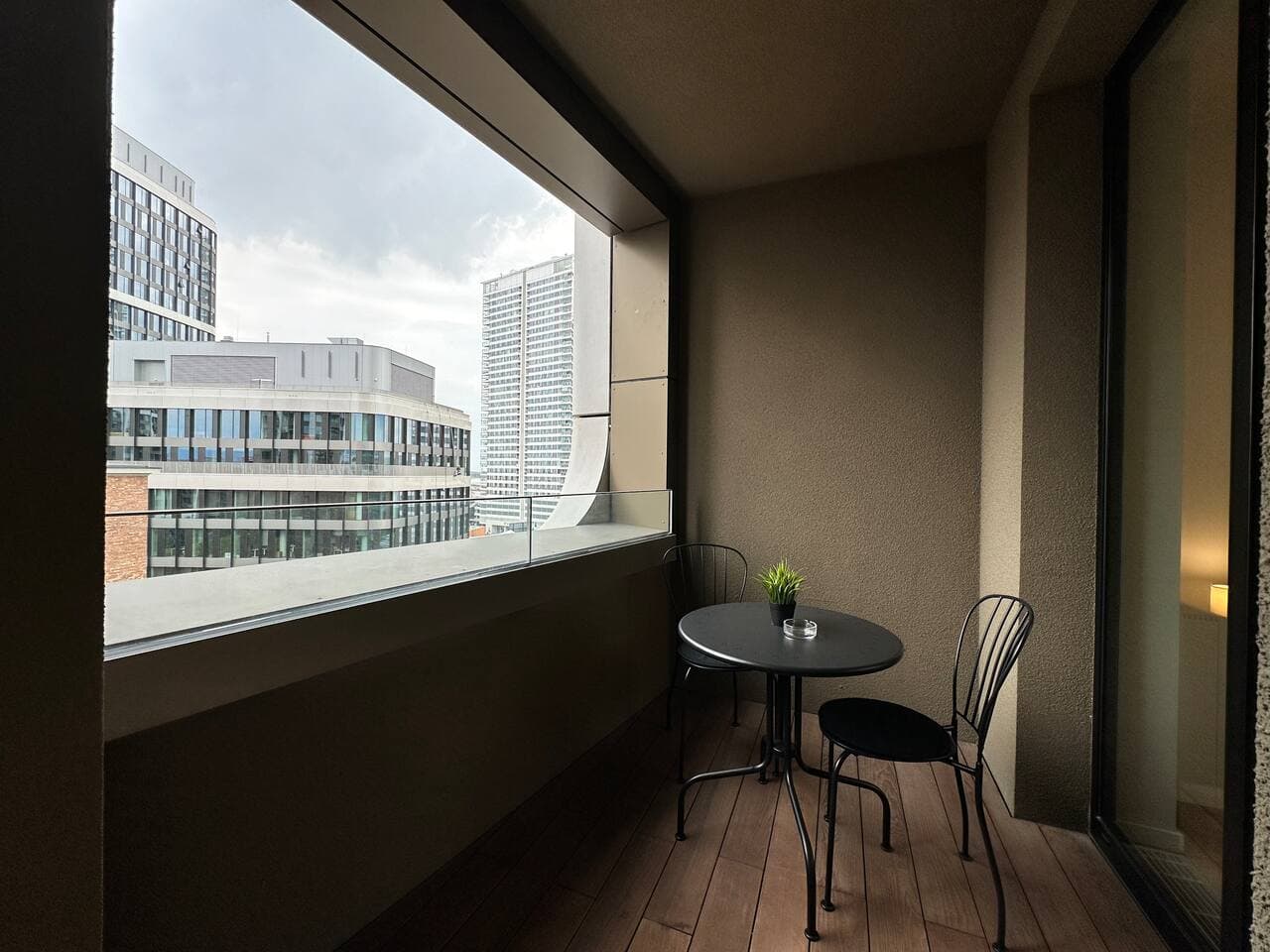 Sky1, Modern Apartm. with Rooftop View (30 floor)