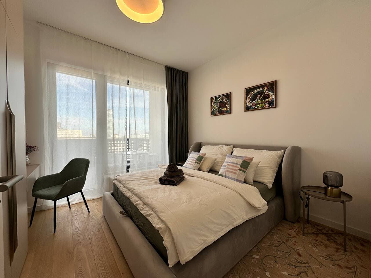 Kessel1, Brand new, city center, free parking, AC