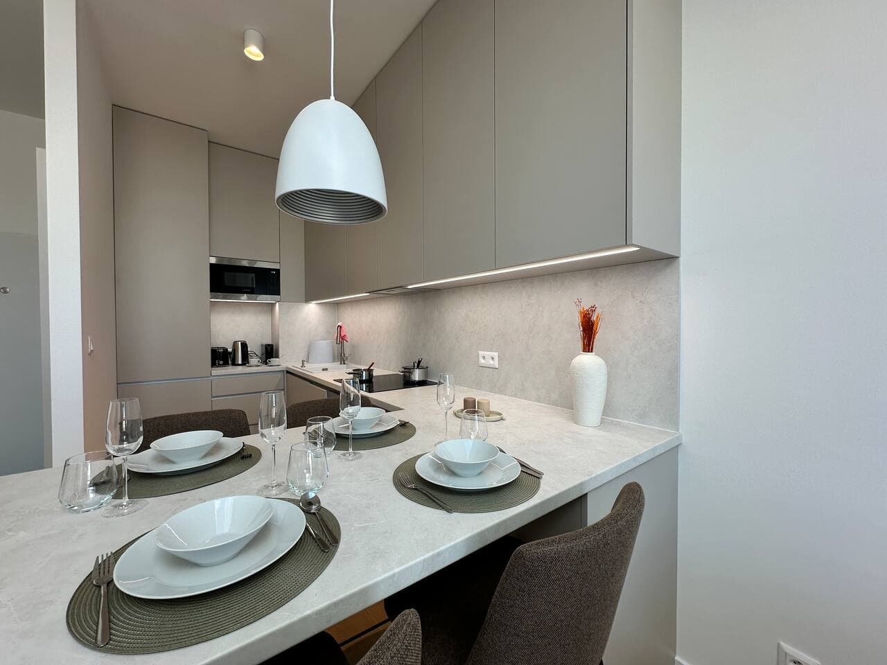 Kessel1, Brand new, city center, free parking, AC