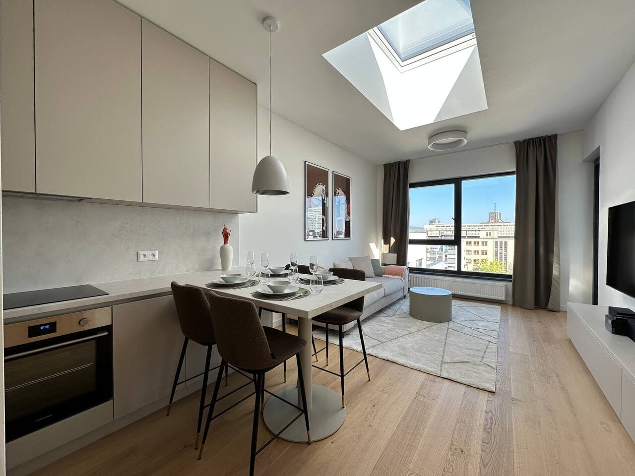 Kessel1, Brand new, city center, free parking, AC