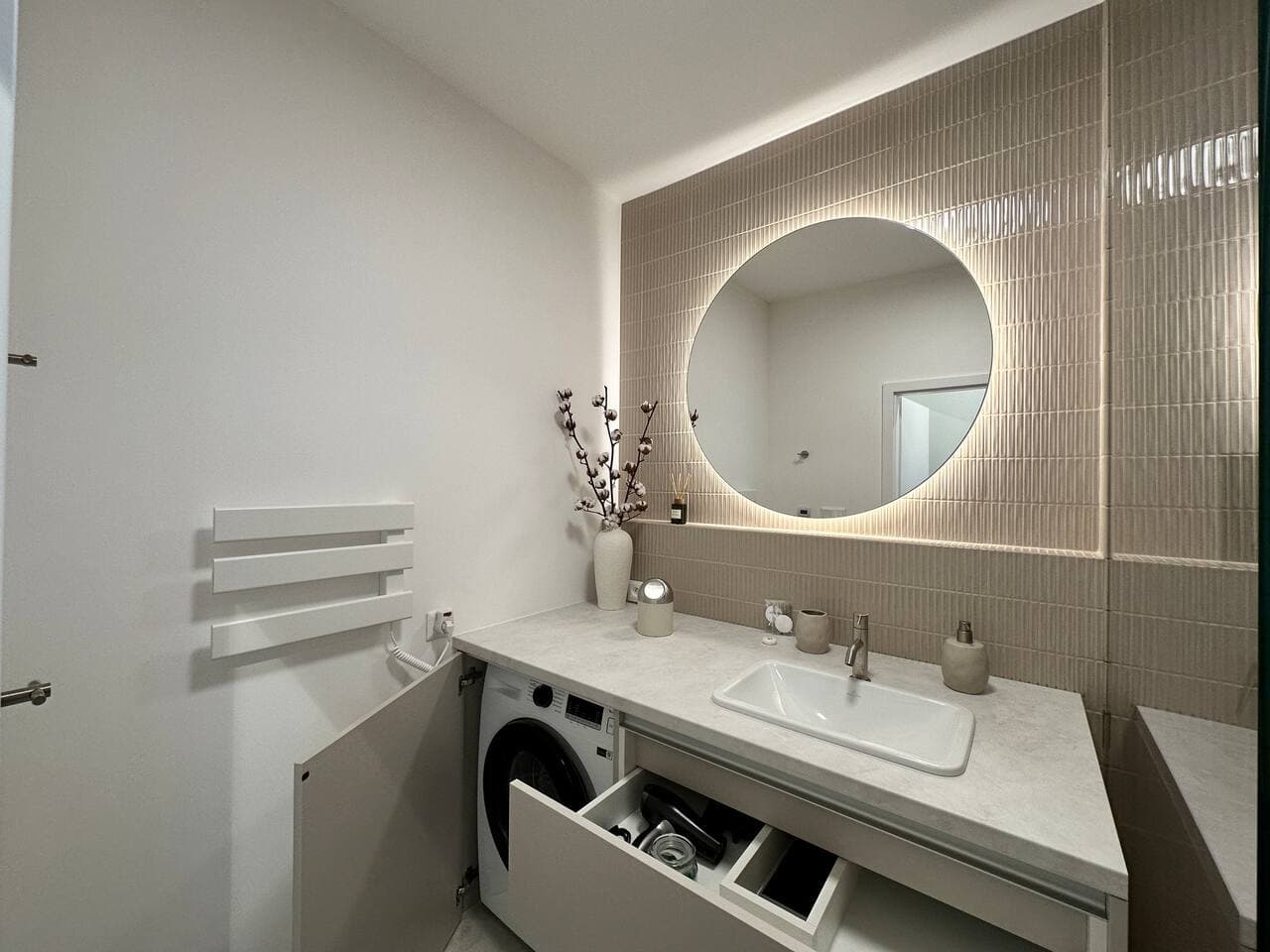 Kessel1, Brand new, city center, free parking, AC