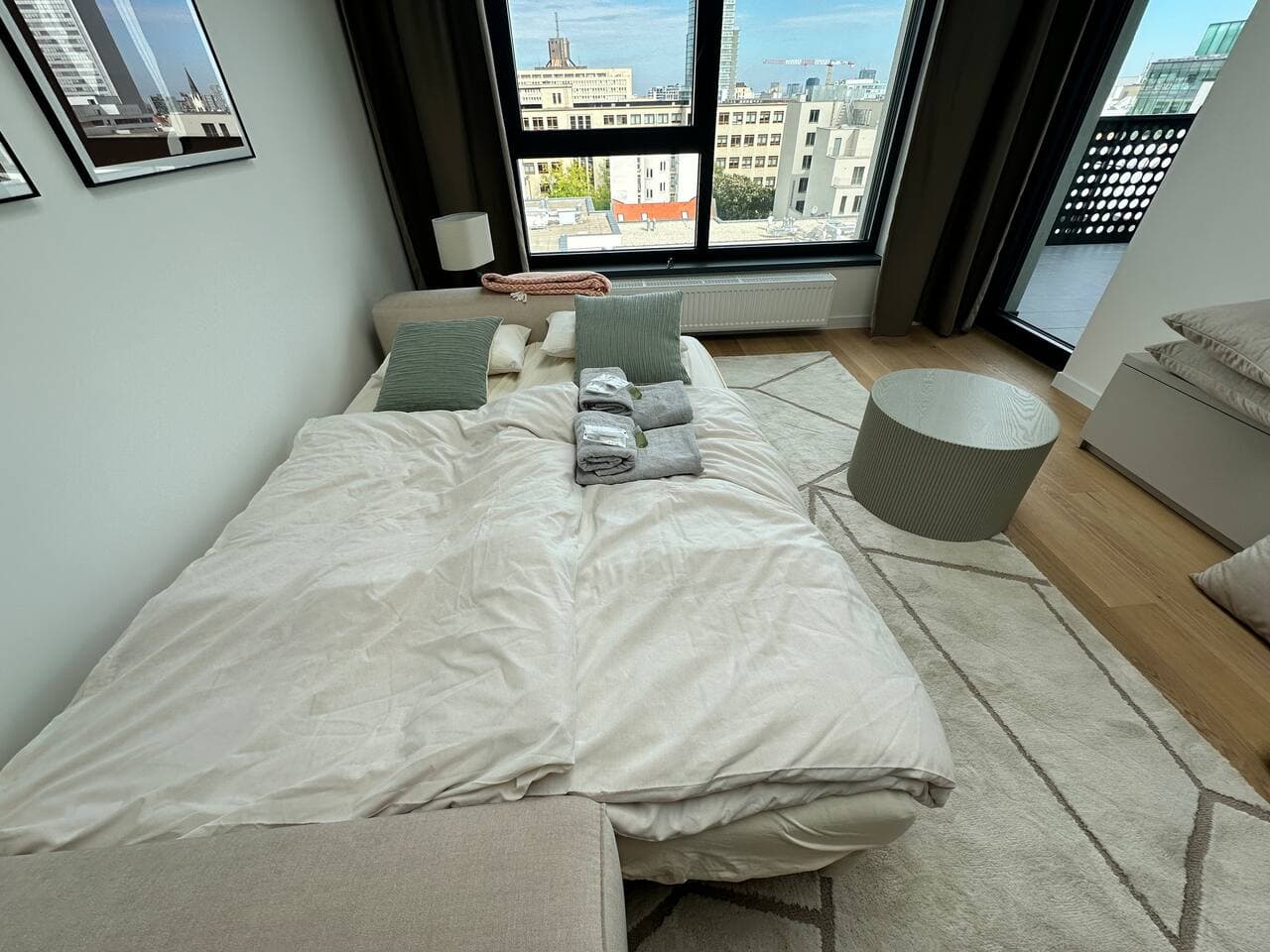 Kessel1, Brand new, city center, free parking, AC