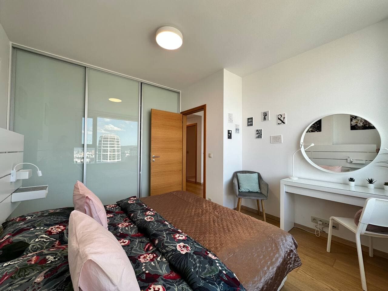 2 apartments in the DownTown