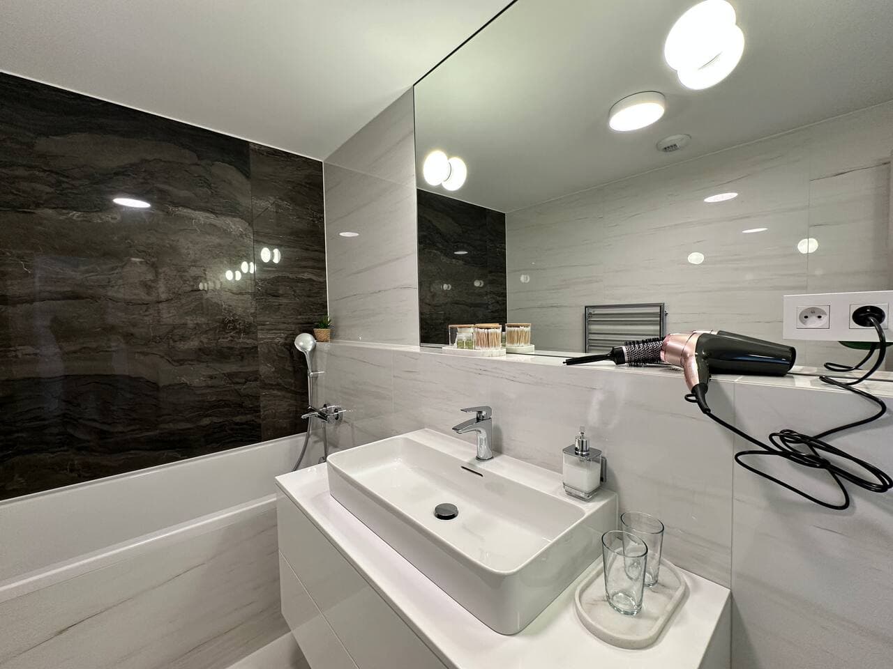 SkySuite 24 – Eurovea Tower
