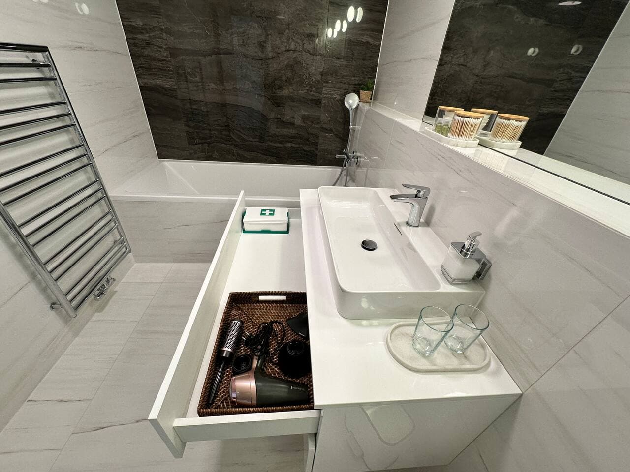 SkySuite 24 – Eurovea Tower
