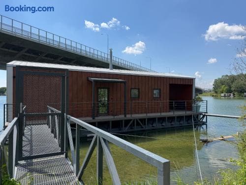 BRAND NEW, WiFi, AC, sundeck, wide view, BBQ 