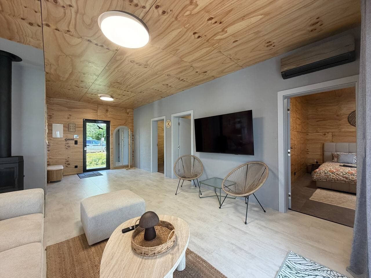 BRAND NEW, WiFi, AC, sundeck, wide view, BBQ 