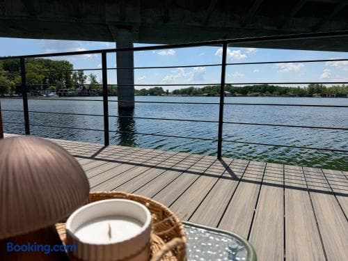 BRAND NEW, WiFi, AC, sundeck, wide view, BBQ 