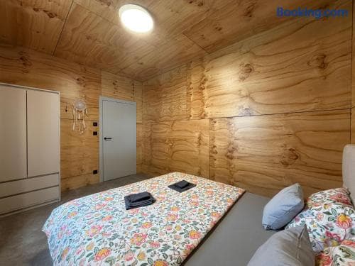 BRAND NEW, WiFi, AC, sundeck, wide view, BBQ 