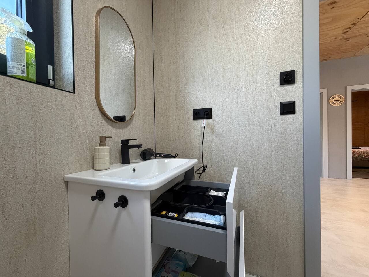 BRAND NEW, WiFi, AC, sundeck, wide view, BBQ 